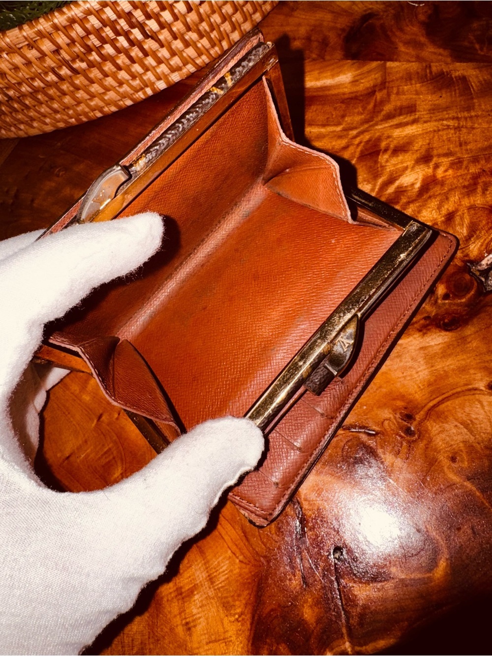 Louis Vuitton French purse, compact, wallet, kiss, lock, monogram, canvas, brown - Picture 8 of 16